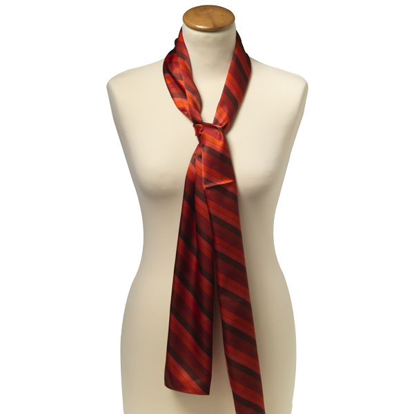 Foulard aux rayures rouges (1)