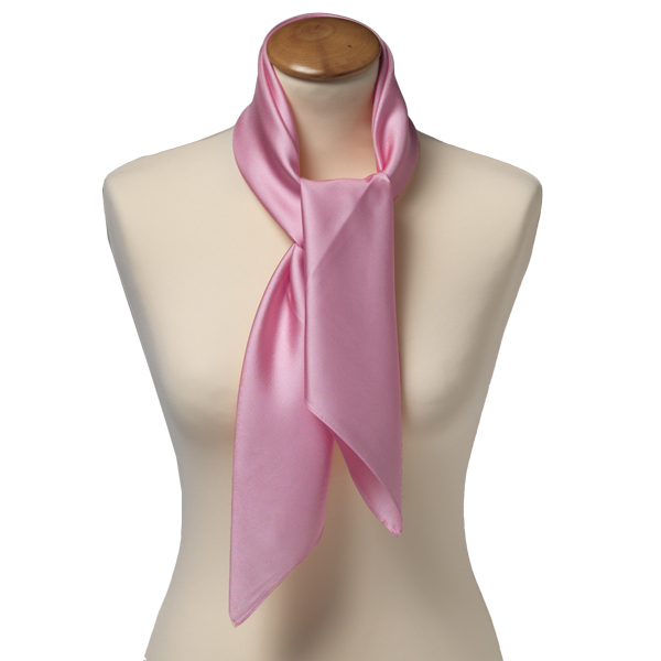 Foulard carré soie uni rose clair (2)