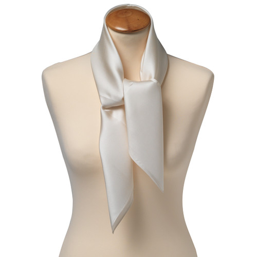 Foulard carré soie uni crème (2)