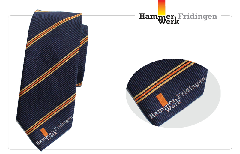 cravate tissee sur mesure avec logo